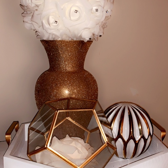 Golden Centerpiece Set - Picture 4 of 5